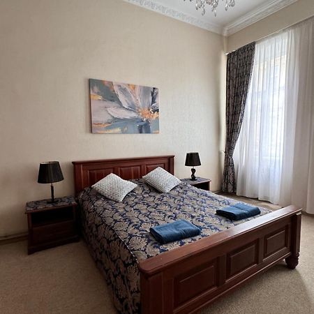 Apartamenty Kulisha 25 リヴィウ エクステリア 写真