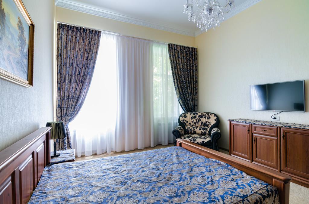 Apartamenty Kulisha 25 リヴィウ エクステリア 写真