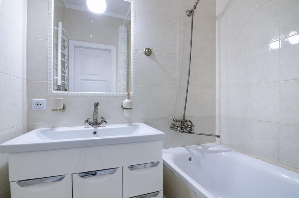 Apartamenty Kulisha 25 リヴィウ エクステリア 写真
